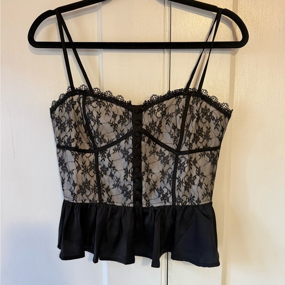 Forever 21 Tops - Forever 21 women’s lace bustier corset top zip back size Medium